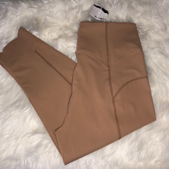 Free People Beige Yoga Leggings cropped - Picture 13 of 15